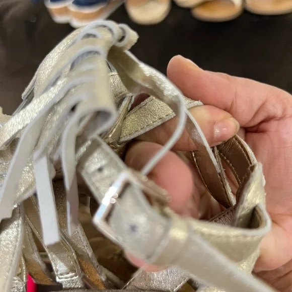 - SAM EDELMAN Gold Fringe Sandal Size 6 - Picture 4 of 17